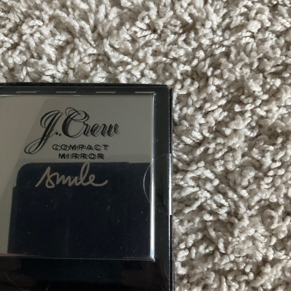 J.CREW COMPACT MIRROR SMILE - Picture 3 of 4